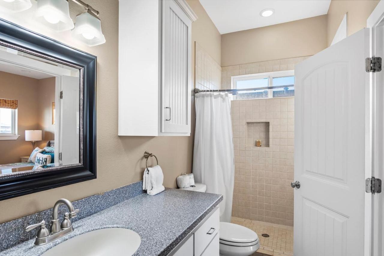 New 5 Bdrm W/Pool, Observation Deck Walk To Beach! Порт Арансас Екстериор снимка